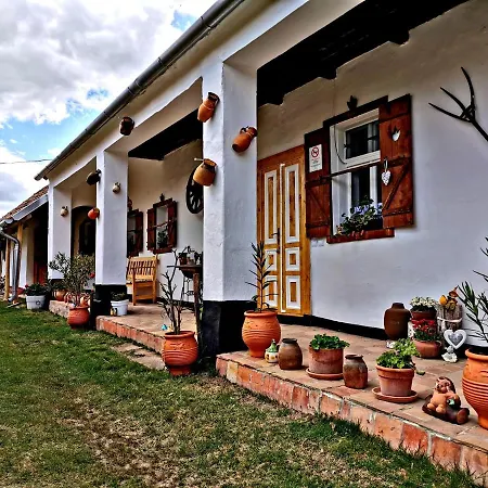 Bakonyi Kis-lak Ferienhaus Bakonykoppány